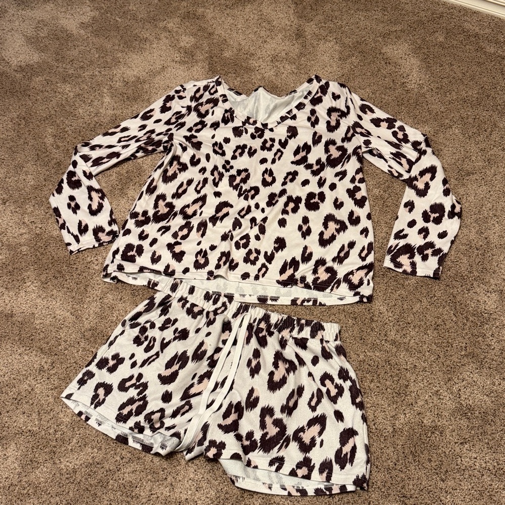 Leopard Print Pajama Set. Size Large